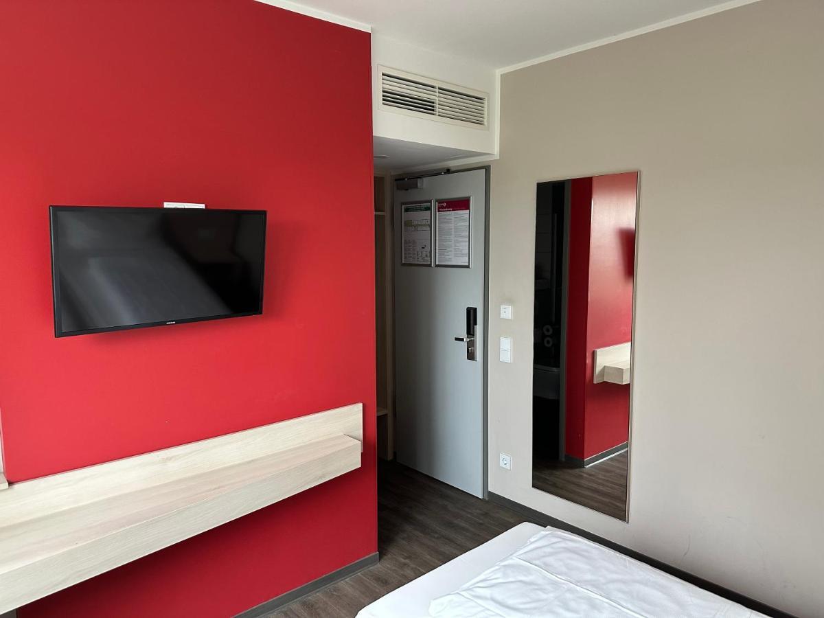 Serways Hotel Lueneburger Heide West Bispingen Pokoj fotografie